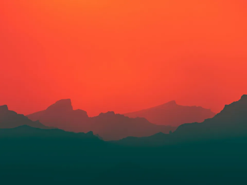 Amanecer sobre el horizonte