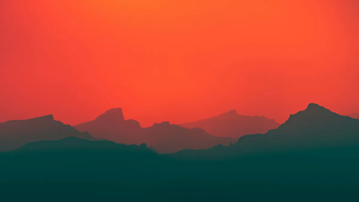 Amanecer sobre el horizonte
