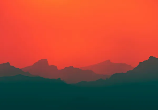 Amanecer sobre el horizonte